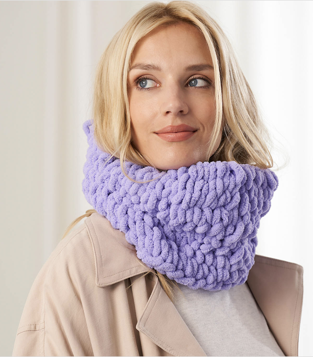 THNLife - How To Use Loop-Style Yarn! | Jessica Carey